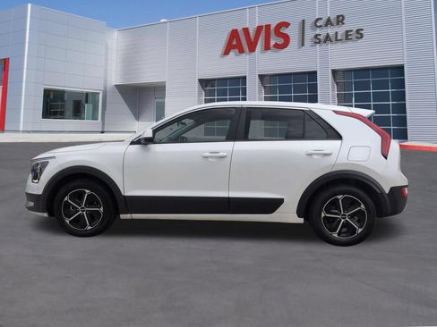Used 2025 Kia Niro LX FWD image 10