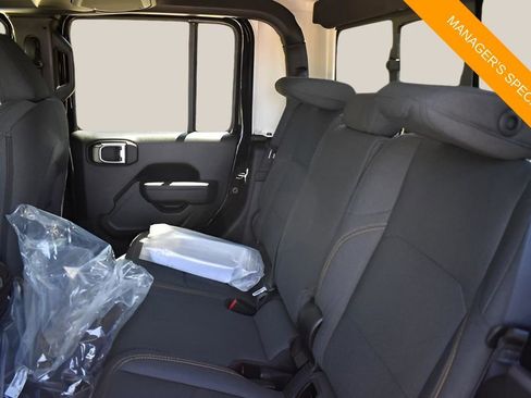 New 2025 Jeep Gladiator Sport AWD/4WD image 15