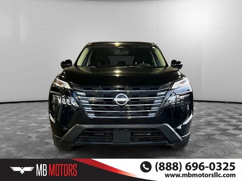 Used 2024 Nissan Rogue SV image 11