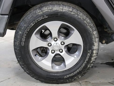 Used 2016 Jeep Wrangler Unlimited Sahara w/ Dual Top Group image 14