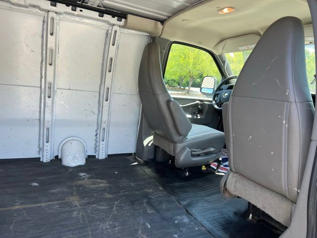 Used 2016 Chevrolet Express 2500 RWD image 13