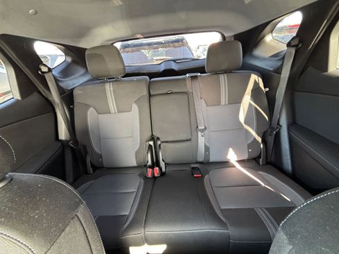 Used 2025 Chevrolet Blazer LT image 40