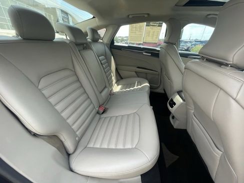 Used 2019 Ford Fusion SEL image 30