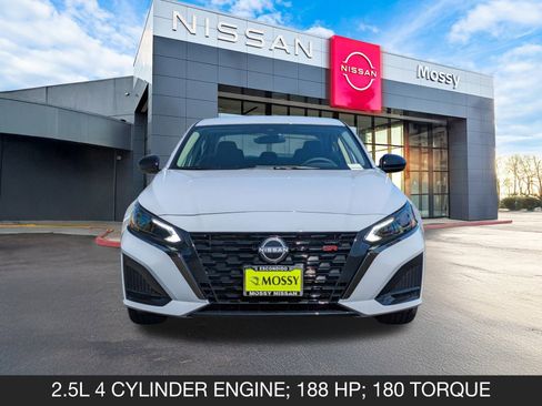 New 2025 Nissan Altima 2.5 SR image 4