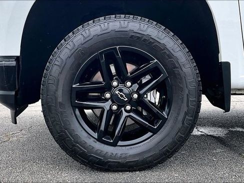 Used 2022 Chevrolet Silverado 1500 LT Trail Boss w/ Convenience Package II AWD/4WD image 35