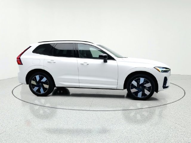 Used 2024 Volvo XC60 T8 Plus w/ Climate Package AWD/4WD image 7