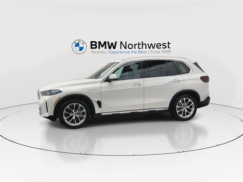 New 2026 BMW X5 xDrive50e w/ Climate Comfort Package image 10