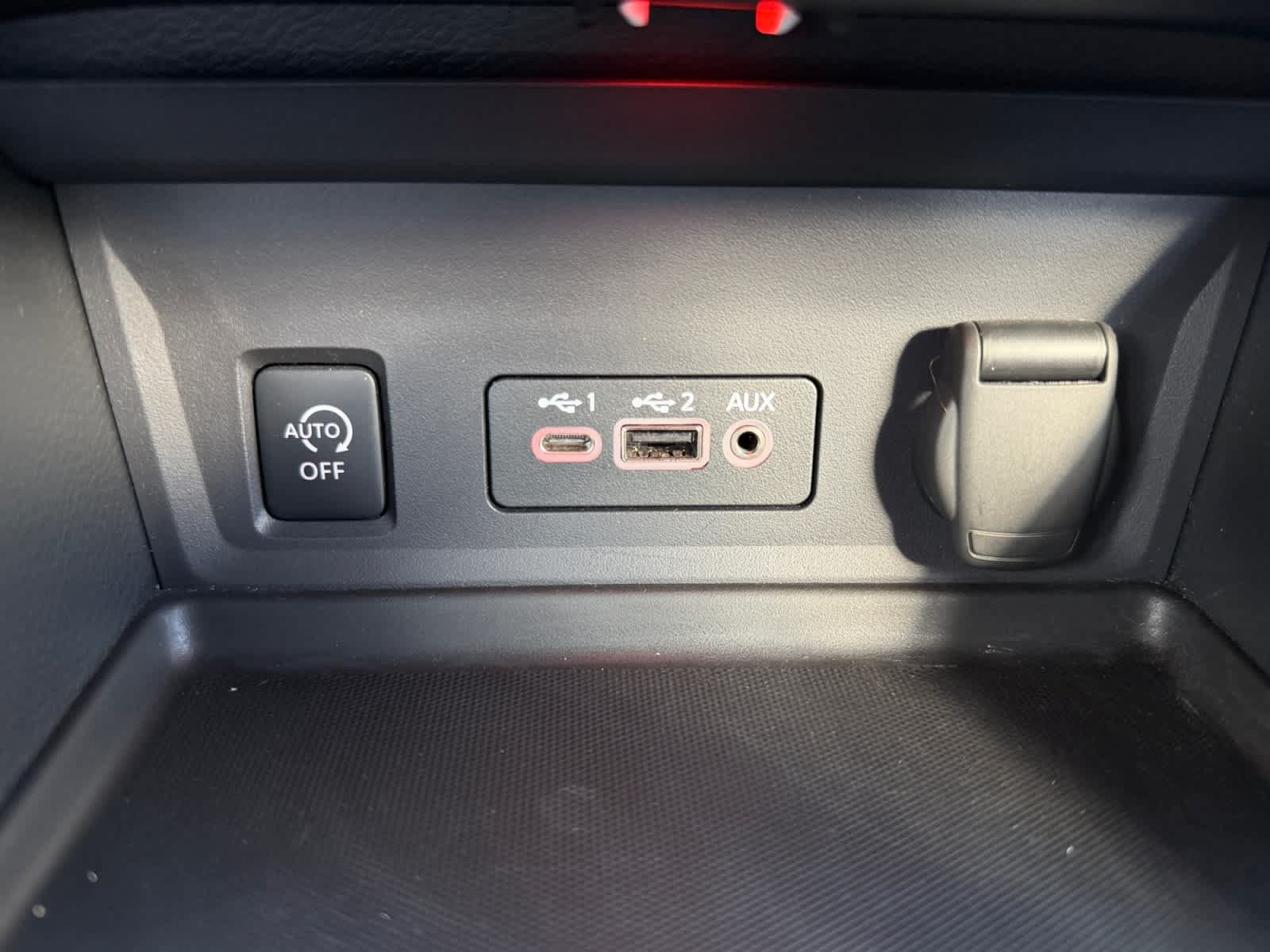 Used 2024 Nissan Sentra SV FWD image 25