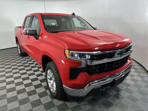 Used 2025 Chevrolet Silverado 1500 LT w/ Z71 Off-Road Package AWD/4WD image 19