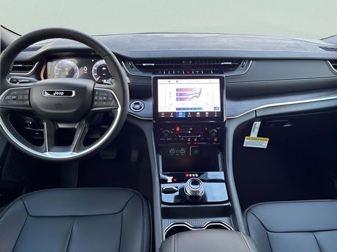 New 2025 Jeep Grand Cherokee Limited AWD/4WD image 11