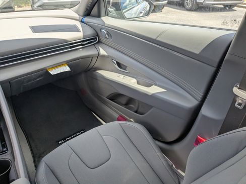 New 2025 Hyundai Elantra Sport image 16