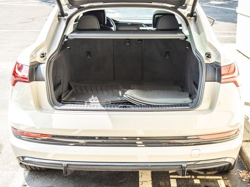 Used 2022 Audi e-tron Premium AWD/4WD image 20