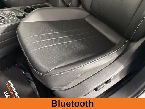 Used 2024 Volkswagen Tiguan SE image 10