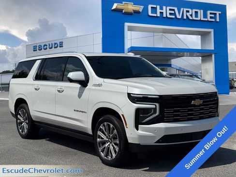 Used 2025 Chevrolet Suburban High Country AWD/4WD image 1