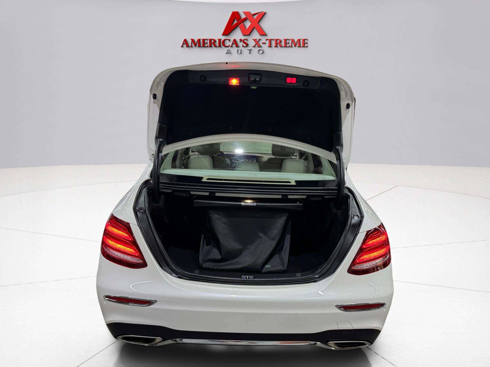 Used 2017 Mercedes-Benz E 300 image 34