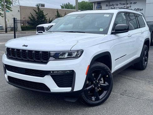New 2026 Jeep Grand Cherokee L Limited w/ Limited Altitude Package AWD/4WD image 3
