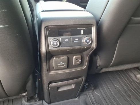 Used 2019 GMC Acadia SLT image 11