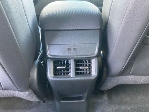 Used 2025 Chevrolet Equinox LT w/ Convenience Package II FWD image 23