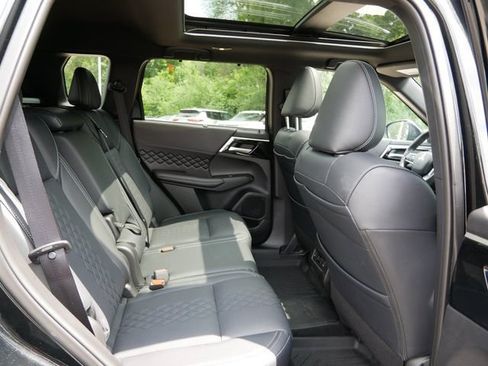 Used 2025 Mitsubishi Outlander SEL Black Edition AWD/4WD image 9