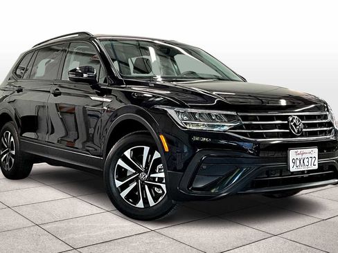 Used 2022 Volkswagen Tiguan S image 2