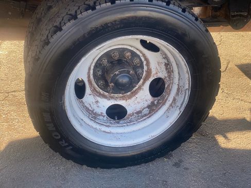 Used 2001 Chevrolet Silverado 3500 2WD Regular Cab HD image 11