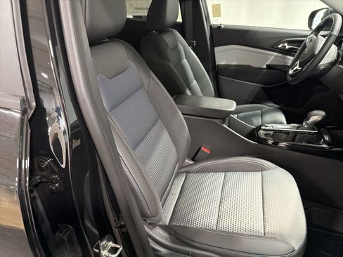 New 2026 Chevrolet Trax LT w/ Driver Confidence Package FWD image 21
