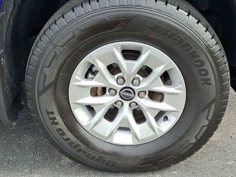 Used 2024 Nissan Frontier SV image 7
