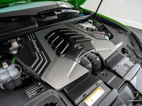 Used 2025 Lamborghini Urus SE image 6