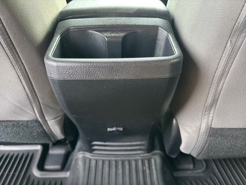 Used 2020 Toyota Tacoma SR5 AWD/4WD image 36