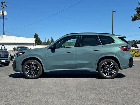 Used 2023 BMW X1 xDrive28i w/ M Sport Package AWD/4WD image 5