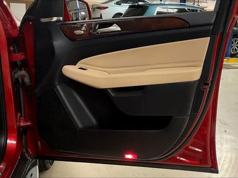 Used 2019 Mercedes-Benz GLS 450 4MATIC image 21