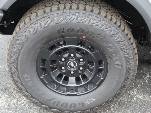 New 2026 Ford Bronco Badlands image 2