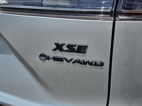 Used 2025 Toyota Corolla Cross AWD Hybrid w/ Convenience Package image 10