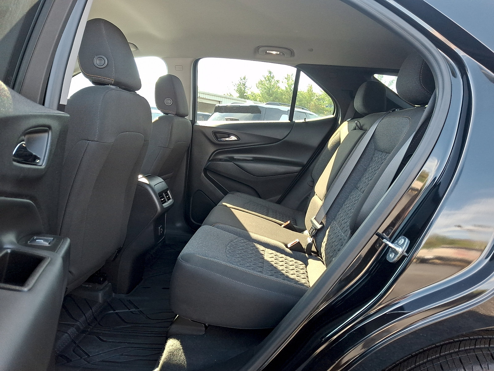 Certified 2024 Chevrolet Equinox LT w/ LPO, Floor Liner Package FWD image 10