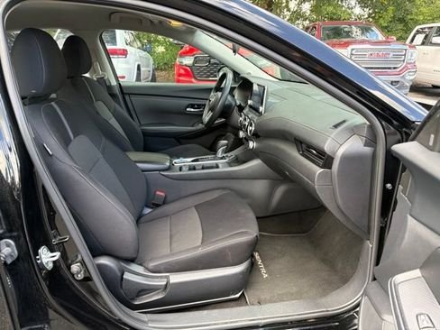 Used 2024 Nissan Sentra SV FWD image 11
