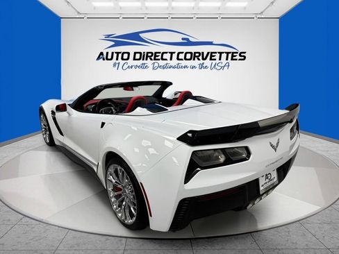 Used 2015 Chevrolet Corvette Z06 w/ 3LZ Preferred Equipment Group RWD image 12
