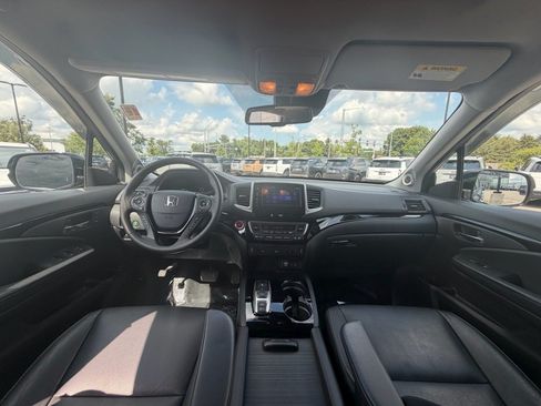 Used 2018 Honda Pilot Touring image 9