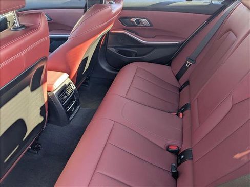 Used 2025 BMW 330i xDrive 330i xDrive w/ Premium Package image 19