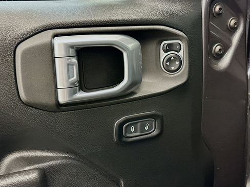 Used 2023 Jeep Wrangler Unlimited Rubicon 4xe w/ Cold Weather Group AWD/4WD image 15