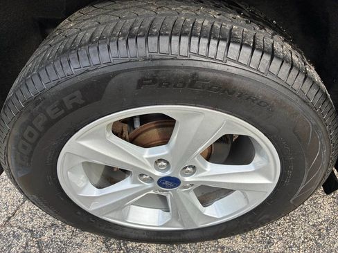 Used 2016 Ford Edge SE FWD image 25
