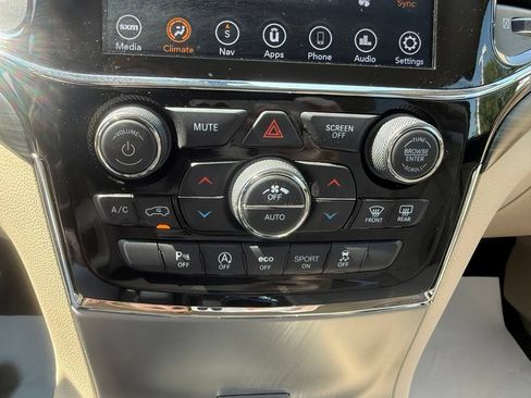 Certified 2022 Jeep Grand Cherokee Laredo E AWD/4WD image 25