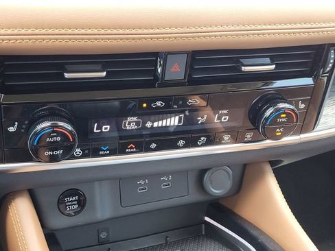New 2026 Nissan Rogue Platinum w/ Platinum Premium Package AWD/4WD image 15