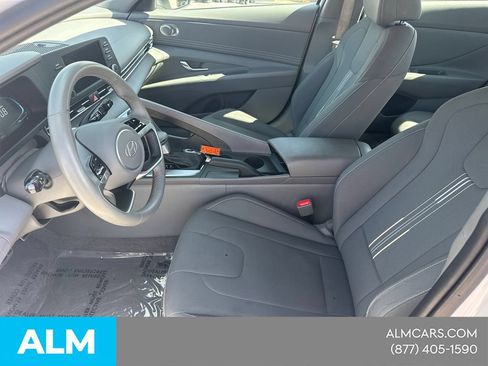 Used 2025 Hyundai Elantra Sport FWD image 11