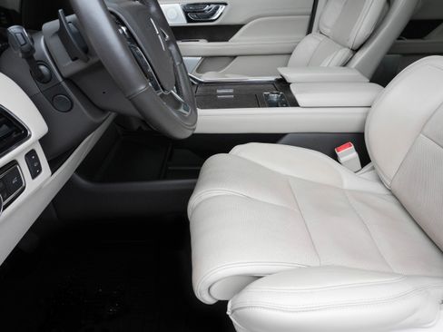 Used 2019 Lincoln Navigator Reserve w/ Cargo Package image 11