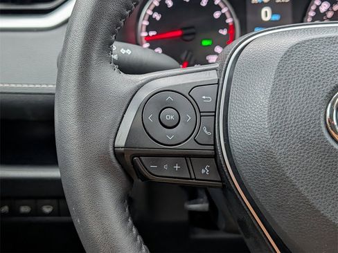 Used 2022 Toyota RAV4 XLE w/ Convenience Package image 18