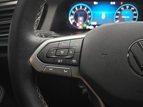 Used 2024 Volkswagen Atlas Cross Sport SE FWD image 16