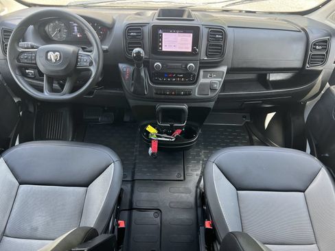 Used 2025 RAM ProMaster 2500 w/ Convenience Group FWD image 2