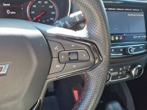 Used 2022 Chevrolet TrailBlazer RS w/ Sun and Liftgate Package image 28