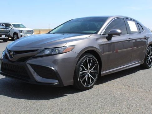Used 2023 Toyota Camry SE w/ Audio Upgrade Package FWD image 8
