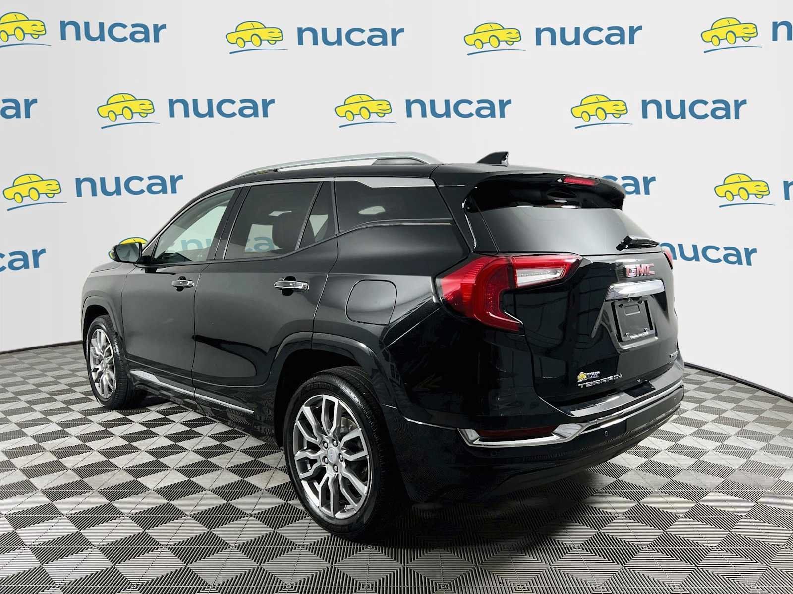 Used 2023 GMC Terrain Denali w/ Denali Premium Package AWD/4WD image 5